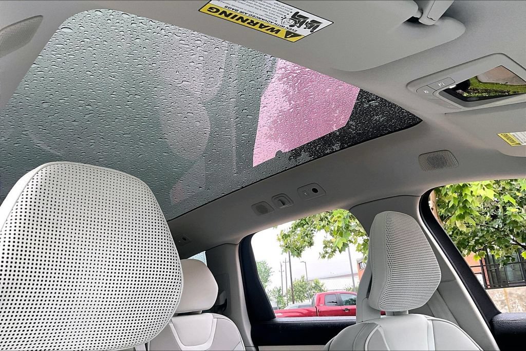 Used 2025 Volvo EX90 Ultra AWD/4WD image 23