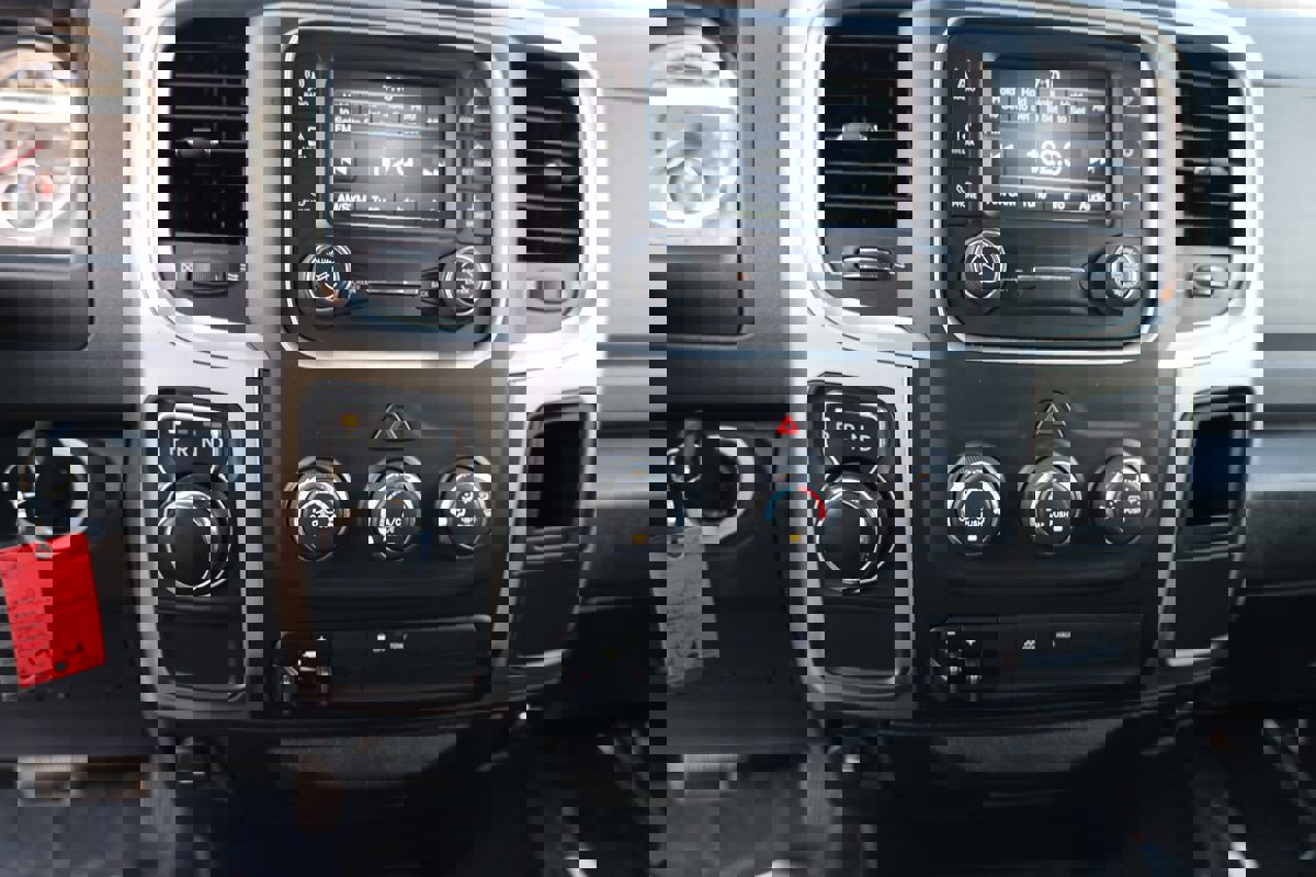 Used 2019 RAM 1500 Classic SLT image 24