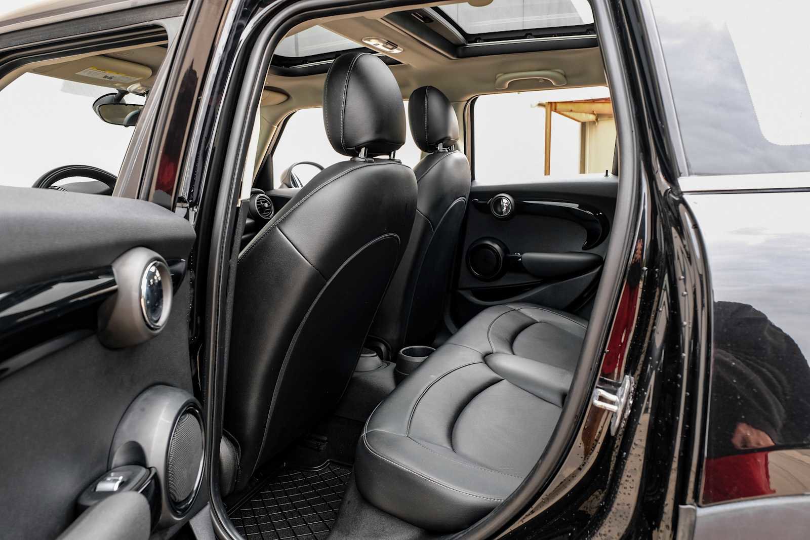 Used 2019 MINI Cooper 4-Door Hardtop image 41