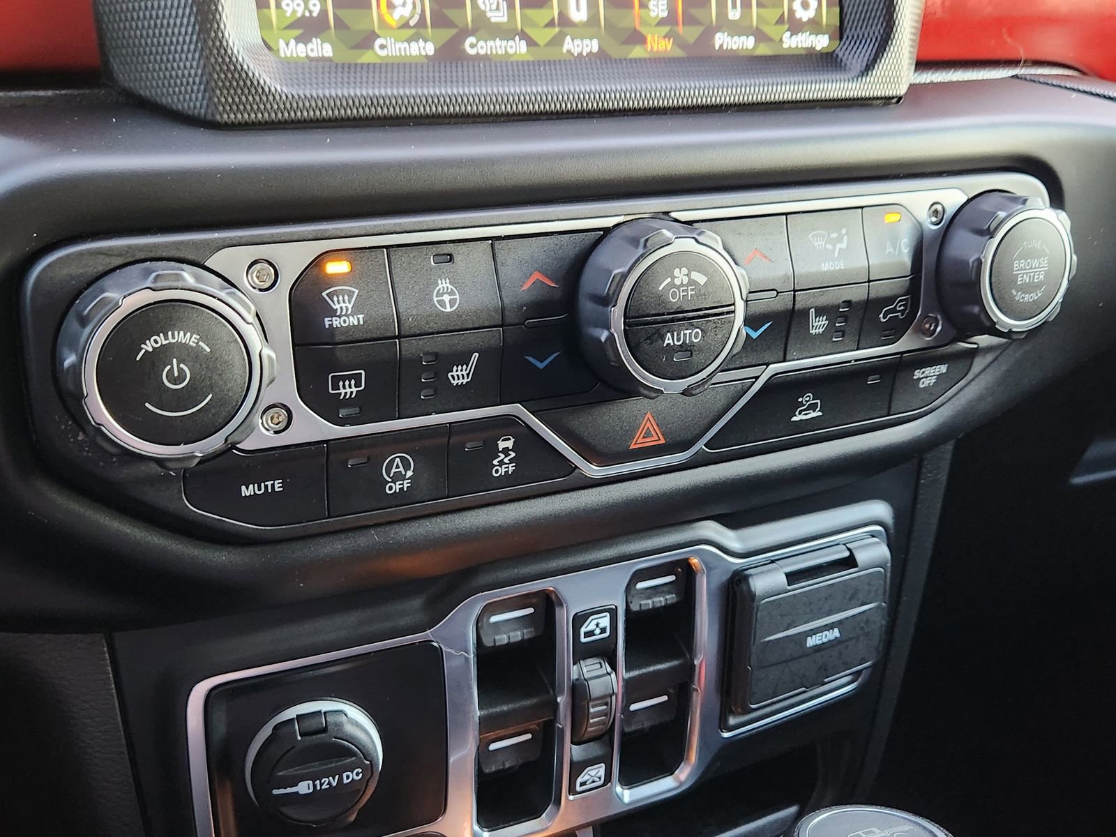 Used 2023 Jeep Gladiator Rubicon w/ Cold Weather Group image 23