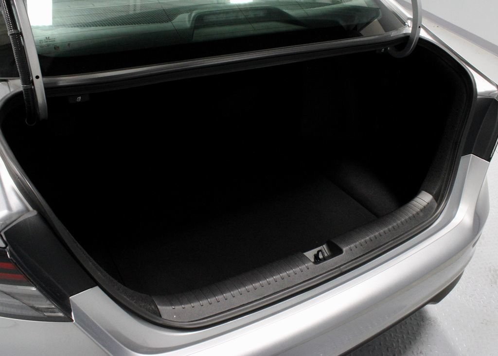 Used 2025 Honda Accord Sport image 12