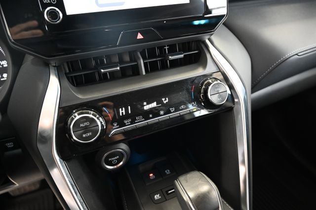 Used 2023 Toyota Venza LE image 17