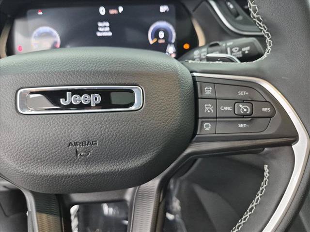 Used 2025 Jeep Grand Cherokee L Laredo w/ Luxury Tech Group I RWD image 29