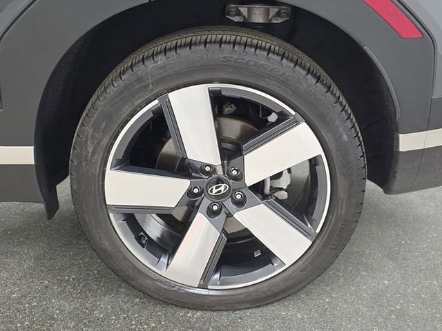 Used 2024 Hyundai Santa Fe Limited AWD/4WD image 32