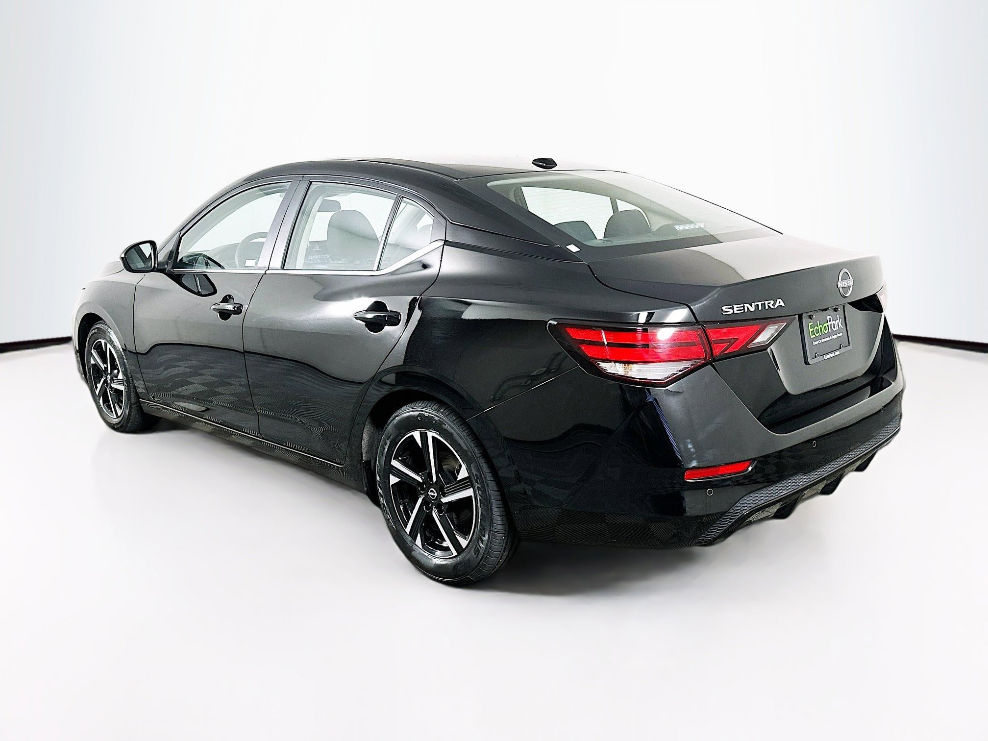 Used 2025 Nissan Sentra SV FWD image 5