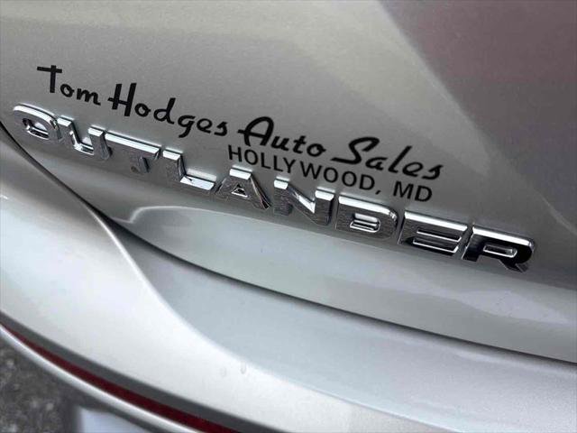 New 2026 Mitsubishi Outlander SE image 9