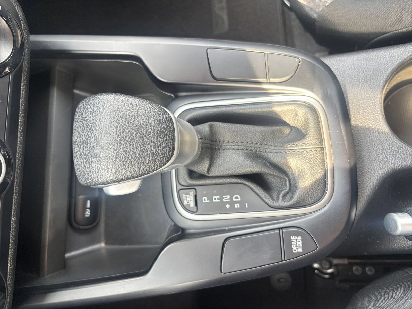 Used 2025 Kia Soul LX w/ LX Technology Package FWD image 38