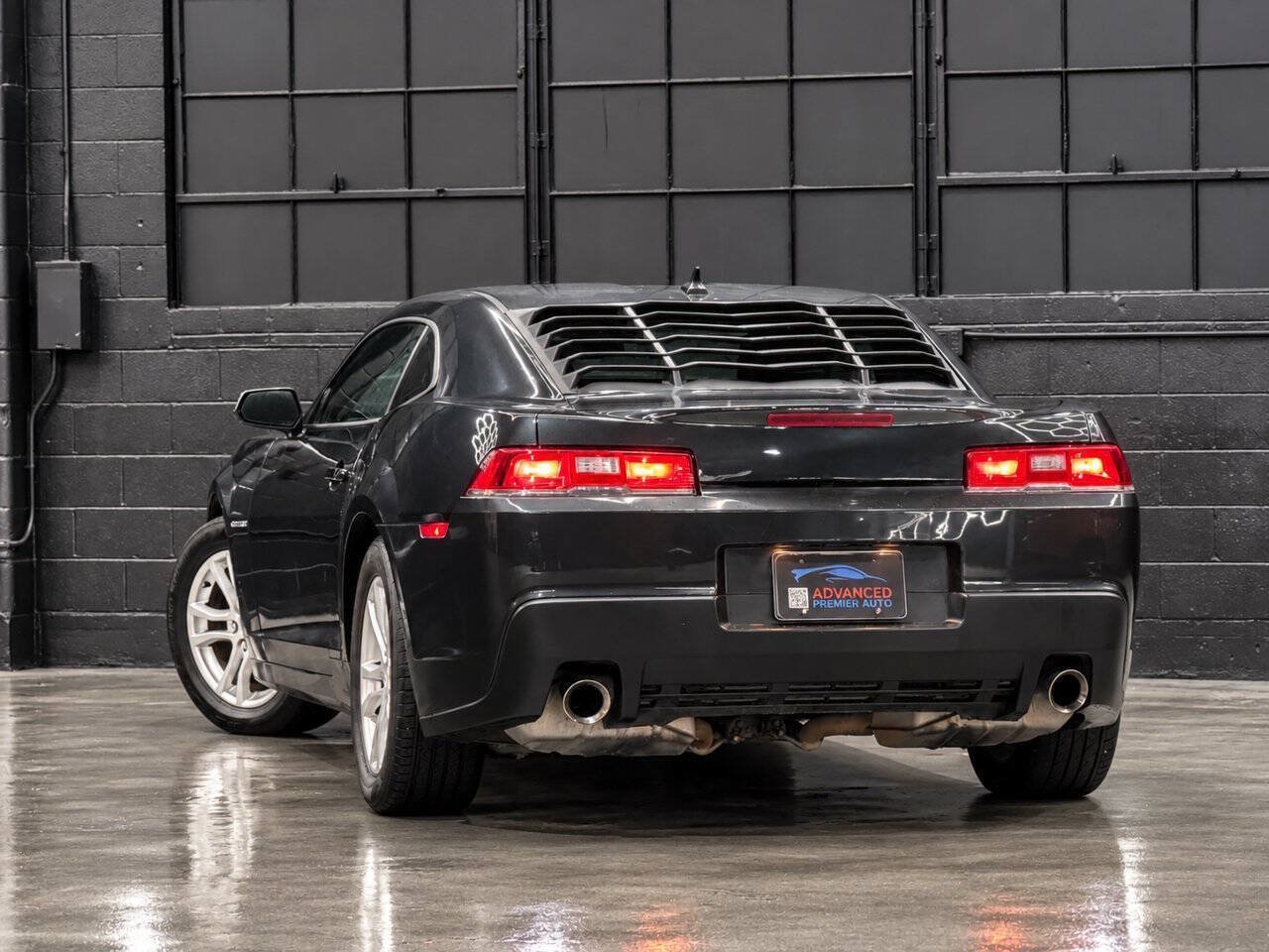 Used 2015 Chevrolet Camaro LT RWD image 4