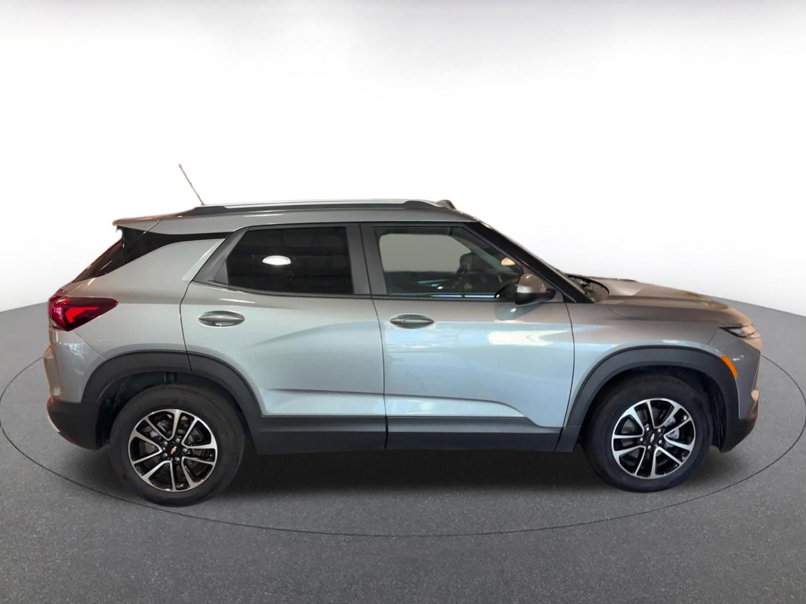 Used 2025 Chevrolet TrailBlazer LT image 16