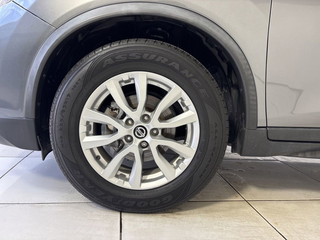 Used 2020 Nissan Rogue SV image 9