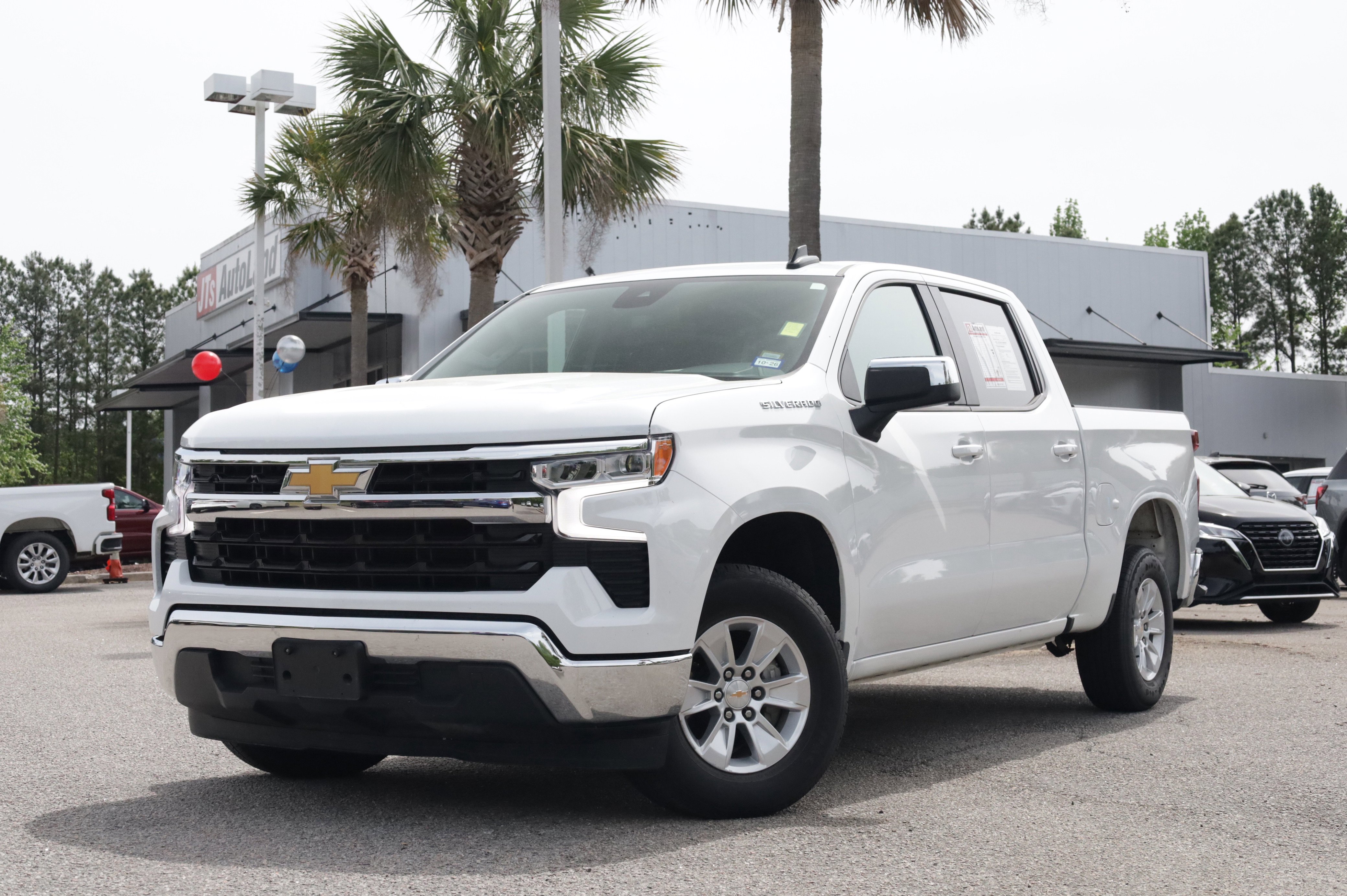 Used 2025 Chevrolet Silverado 1500 LT image 1