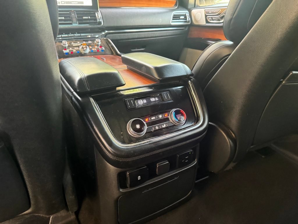 Used 2018 Lincoln Navigator L Reserve w/ Technology Package AWD/4WD image 28