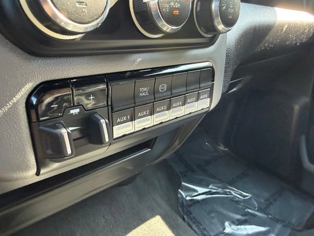 Used 2024 RAM 3500 SLT w/ Quick Order Package 2YG SLT AWD/4WD image 43