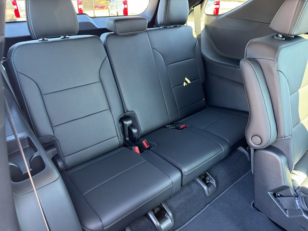 New 2026 Chevrolet Traverse LT w/ Midnight/Sport Edition image 8