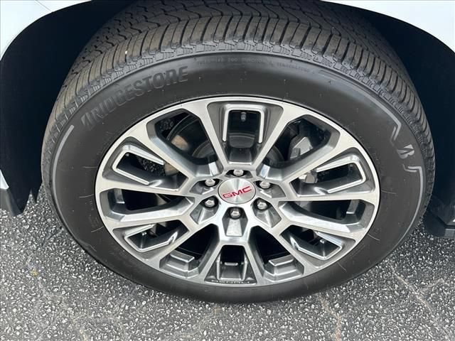 New 2026 GMC Yukon XL Denali w/ Denali Reserve Package AWD/4WD image 18