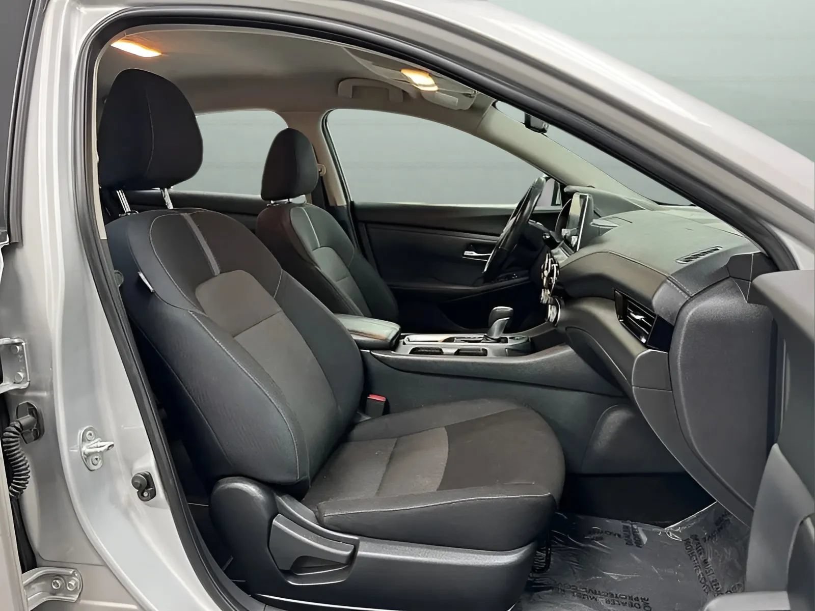 Used 2022 Nissan Sentra SV FWD image 14