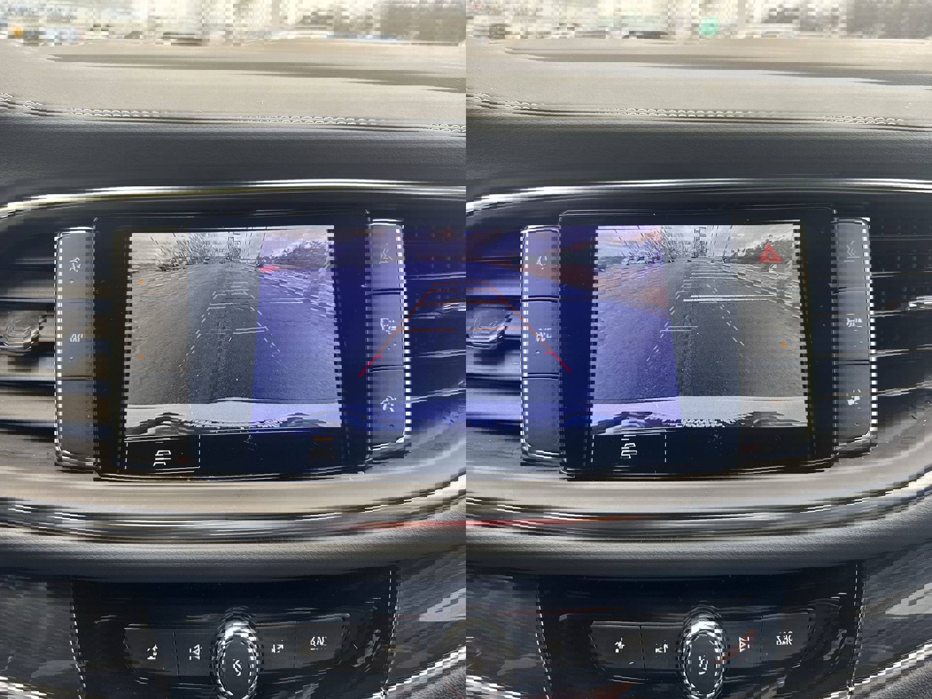 Certified 2024 Buick Enclave Essence image 17