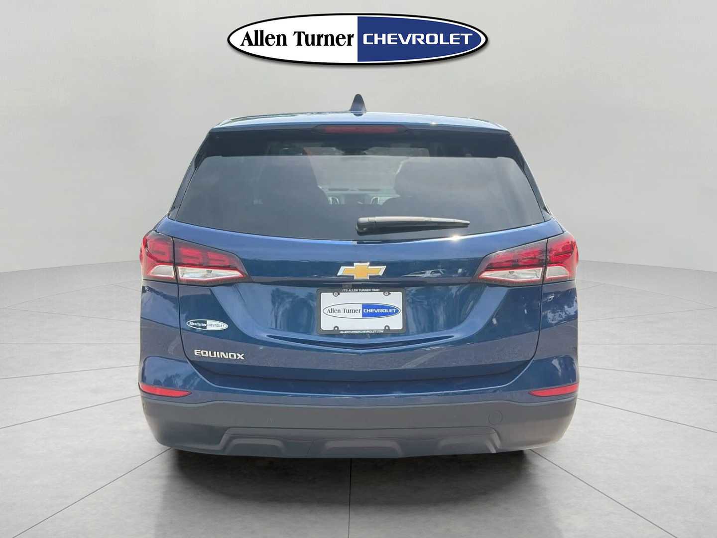 Used 2022 Chevrolet Equinox LS w/ LPO, Floor Liner Package FWD image 5