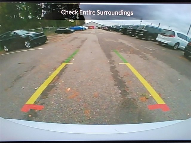 Certified 2024 Chrysler Pacifica Touring-L w/ S Appearance Package image 5