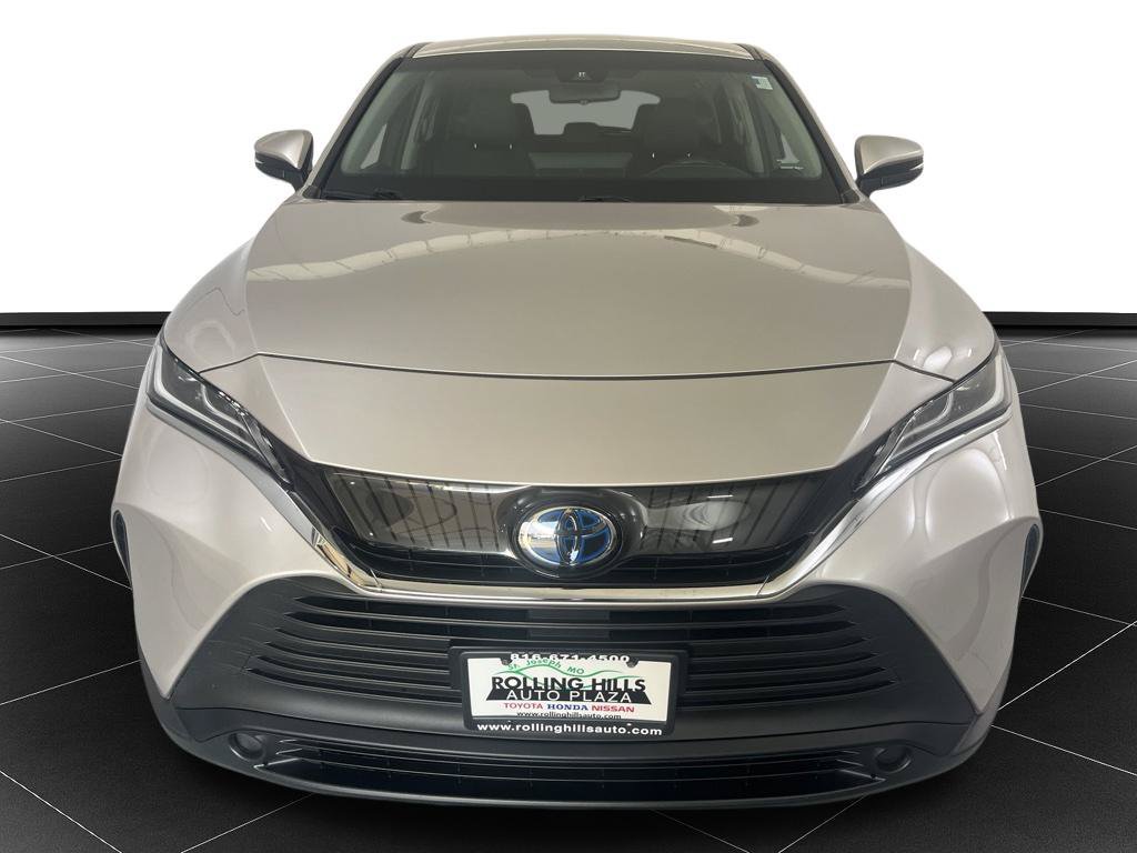 Used 2024 Toyota Venza LE AWD/4WD image 8