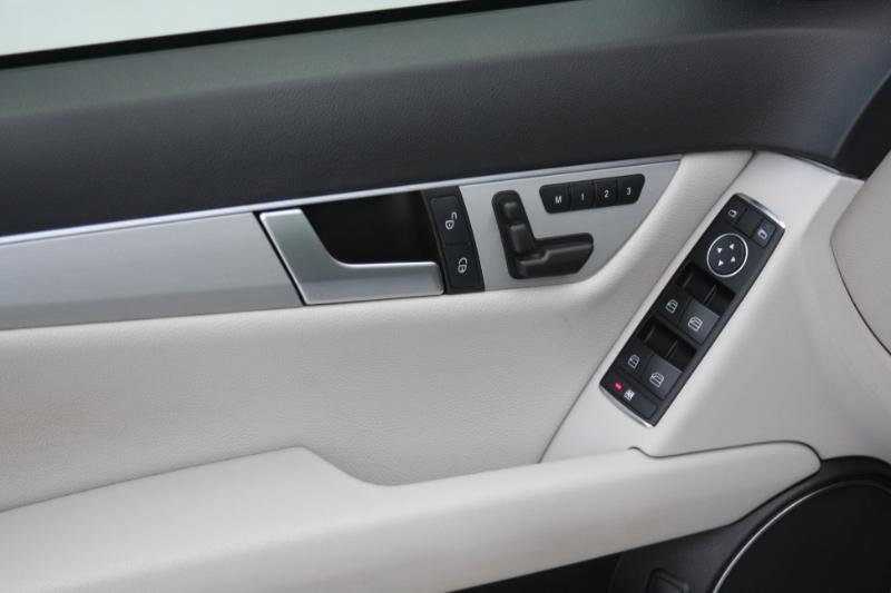 Used 2013 Mercedes-Benz C 300 Sport image 21