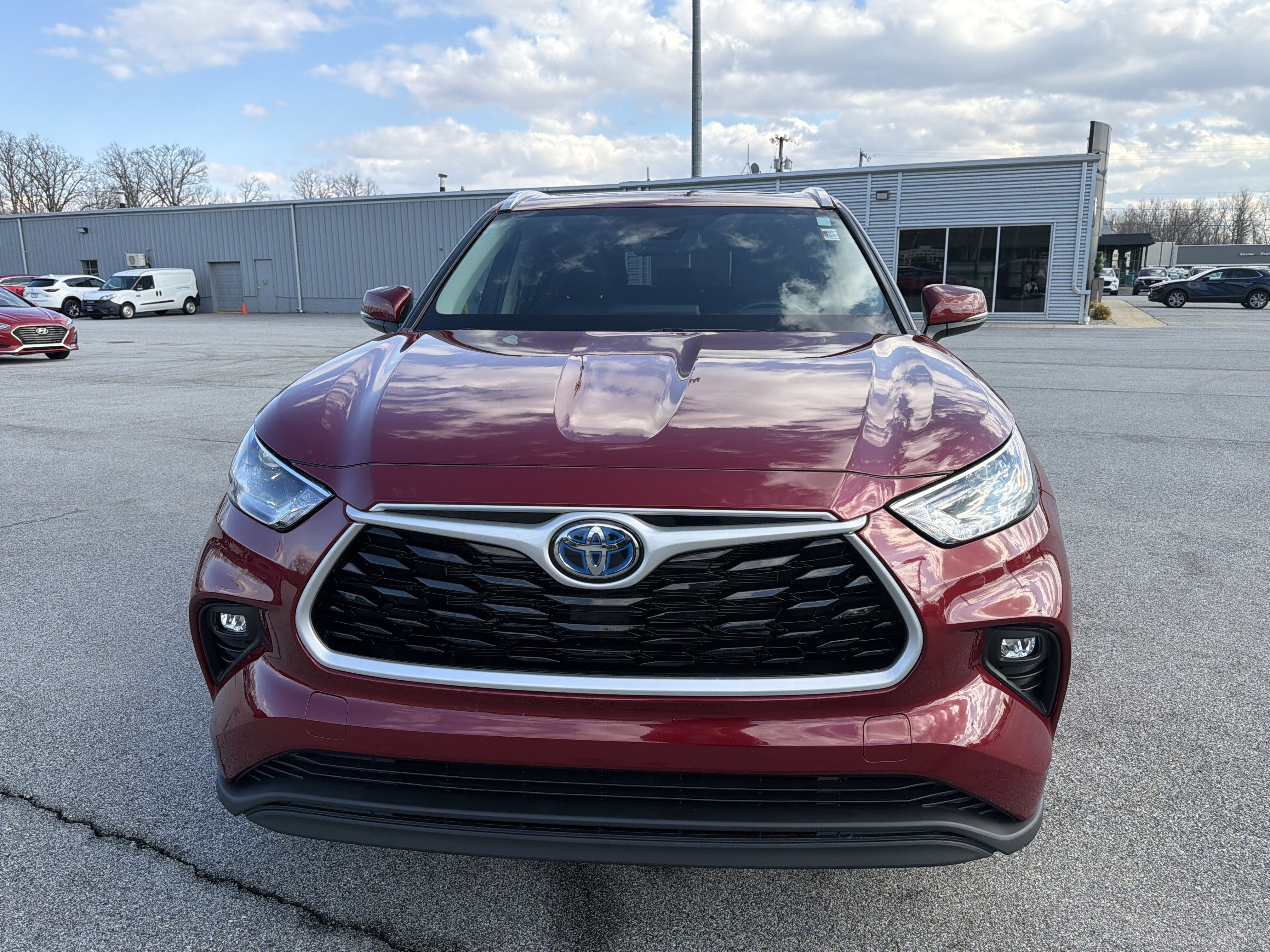 Used 2023 Toyota Highlander XLE AWD/4WD image 8