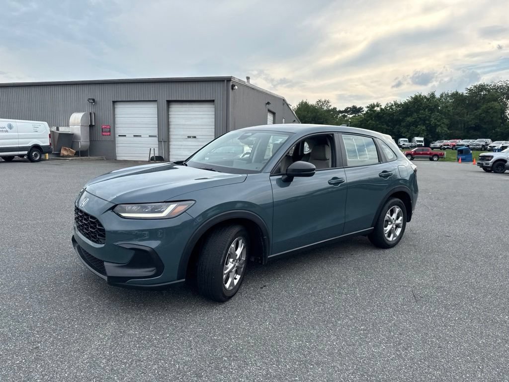 Used 2025 Honda HR-V LX image 3