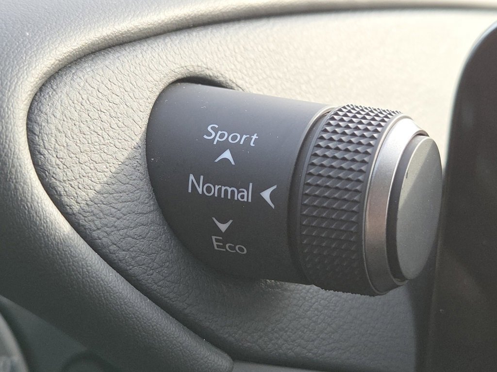 Certified 2024 Lexus ES 300h Ultra Luxury w/ Accessory Package (Z1) image 19