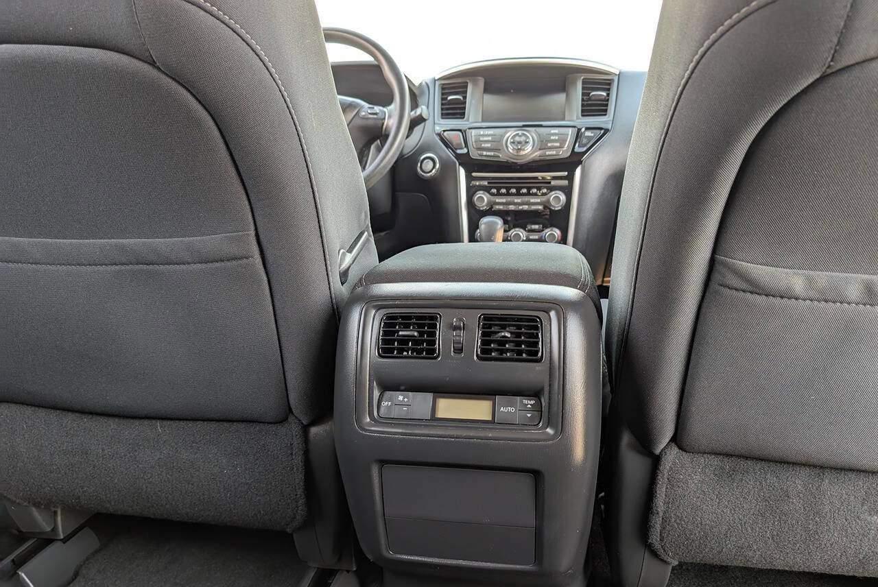 Used 2017 Nissan Pathfinder S image 32