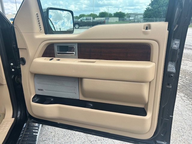 Used 2013 Ford F150 King Ranch w/ King Ranch Luxury Pkg AWD/4WD image 21