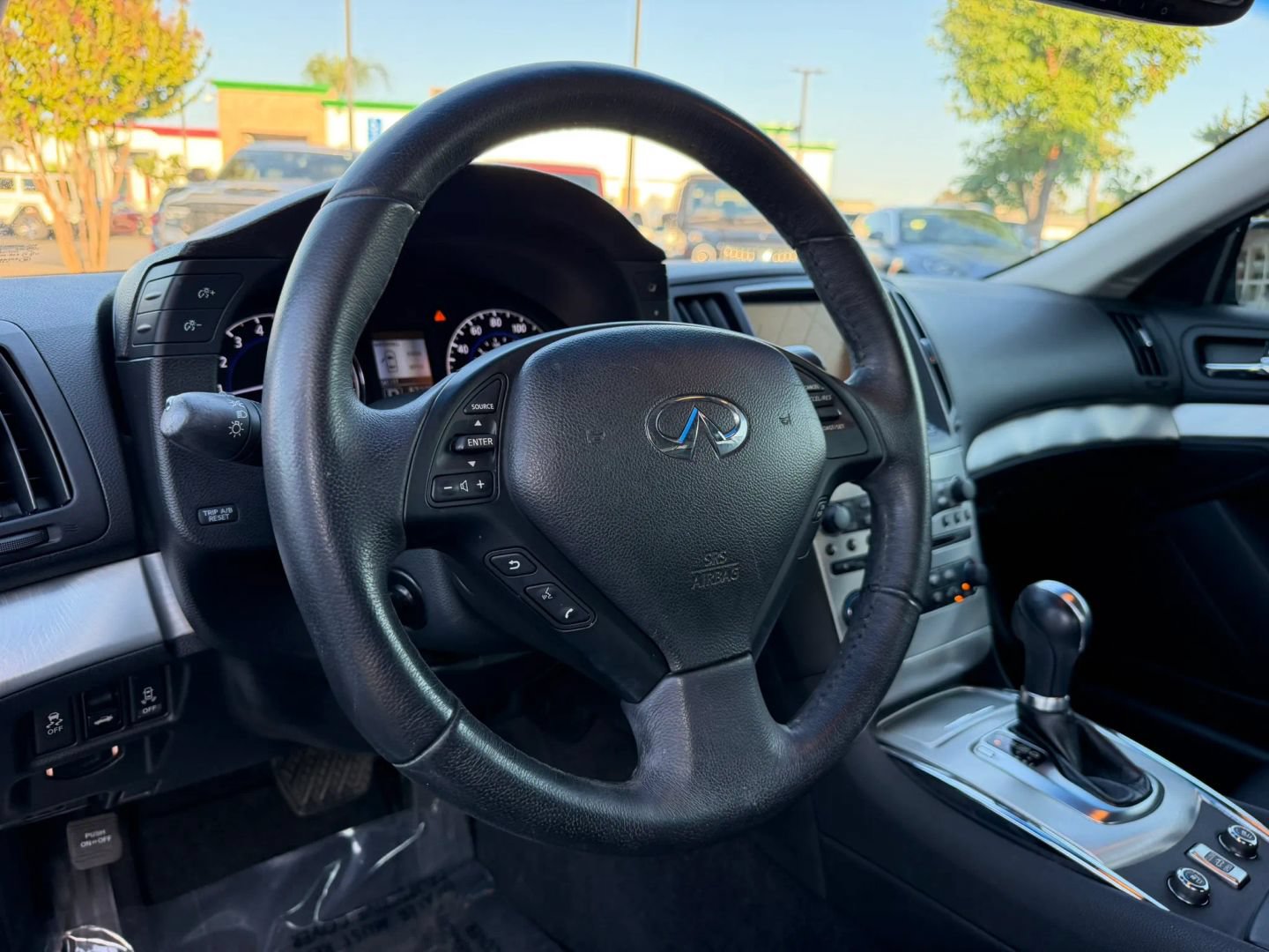 Used 2012 INFINITI G37 Convertible w/ Premium Pkg RWD image 11