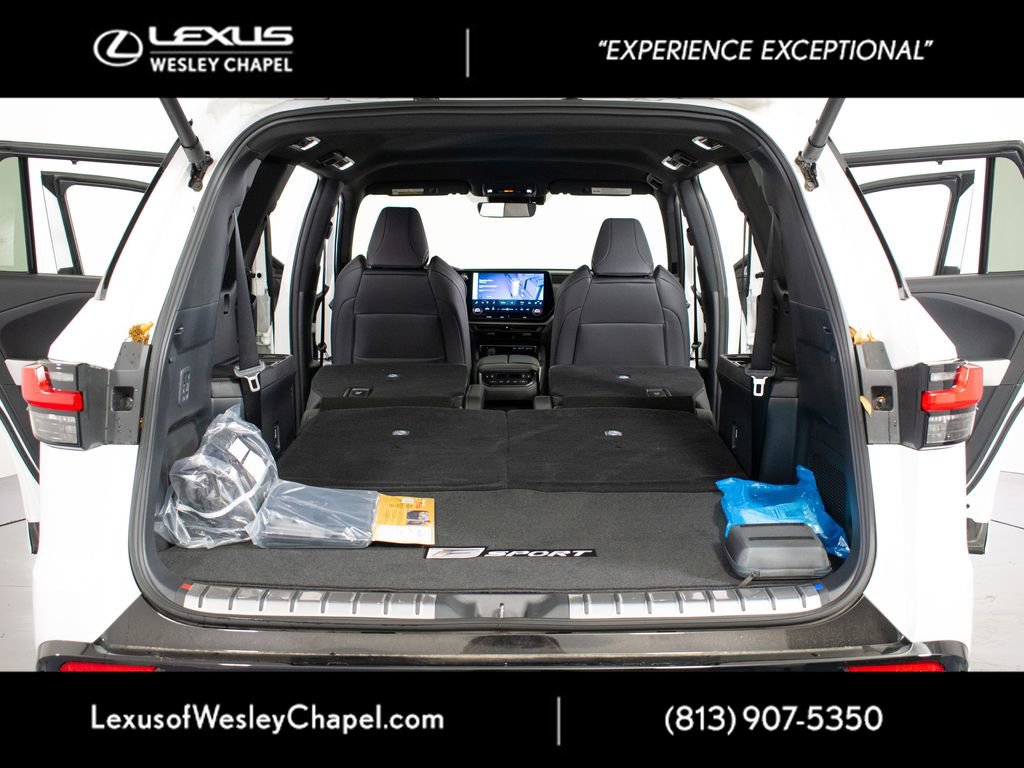 Used 2026 Lexus TX 500h AWD w/ Technology Package image 14