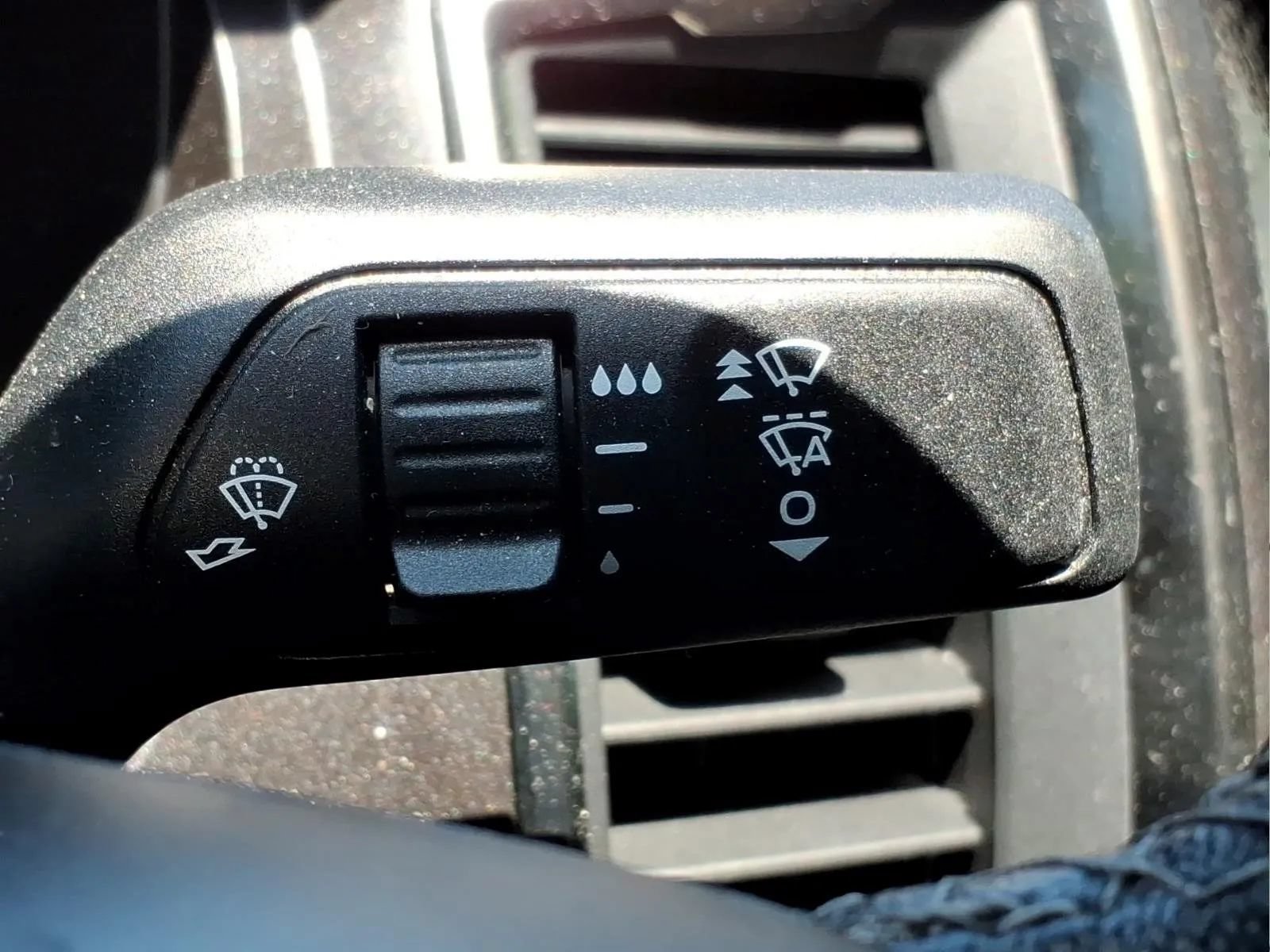 Used 2022 Ford Ranger Lariat w/ Tremor Off-Road Package AWD/4WD image 28