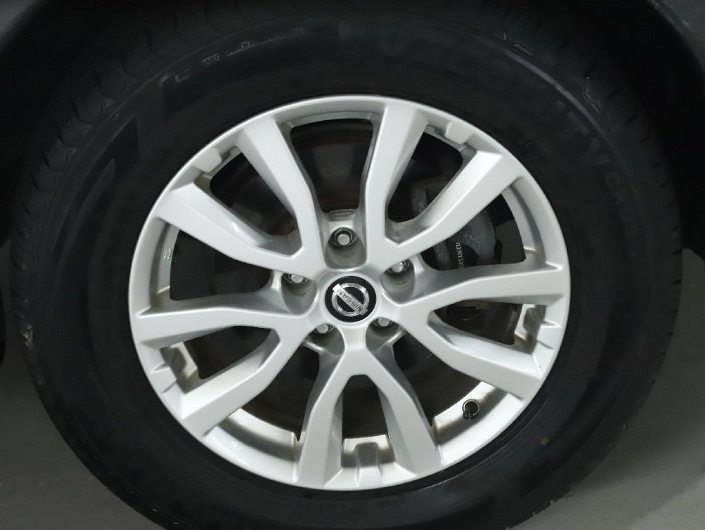 Used 2017 Nissan Rogue SV w/ SV Premium Package AWD/4WD image 10
