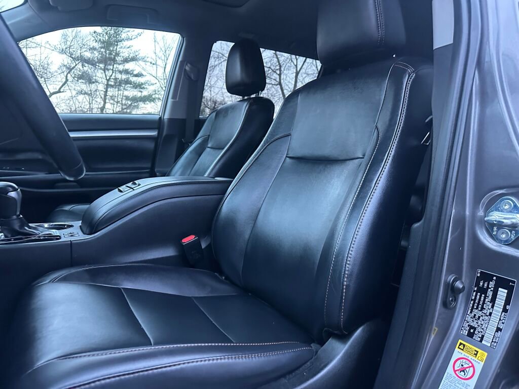 Used 2019 Toyota Highlander XLE image 11