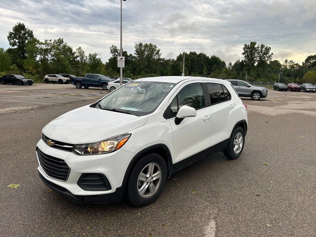 Used 2020 Chevrolet Trax LS w/ Tint and Cruise Package FWD video 2