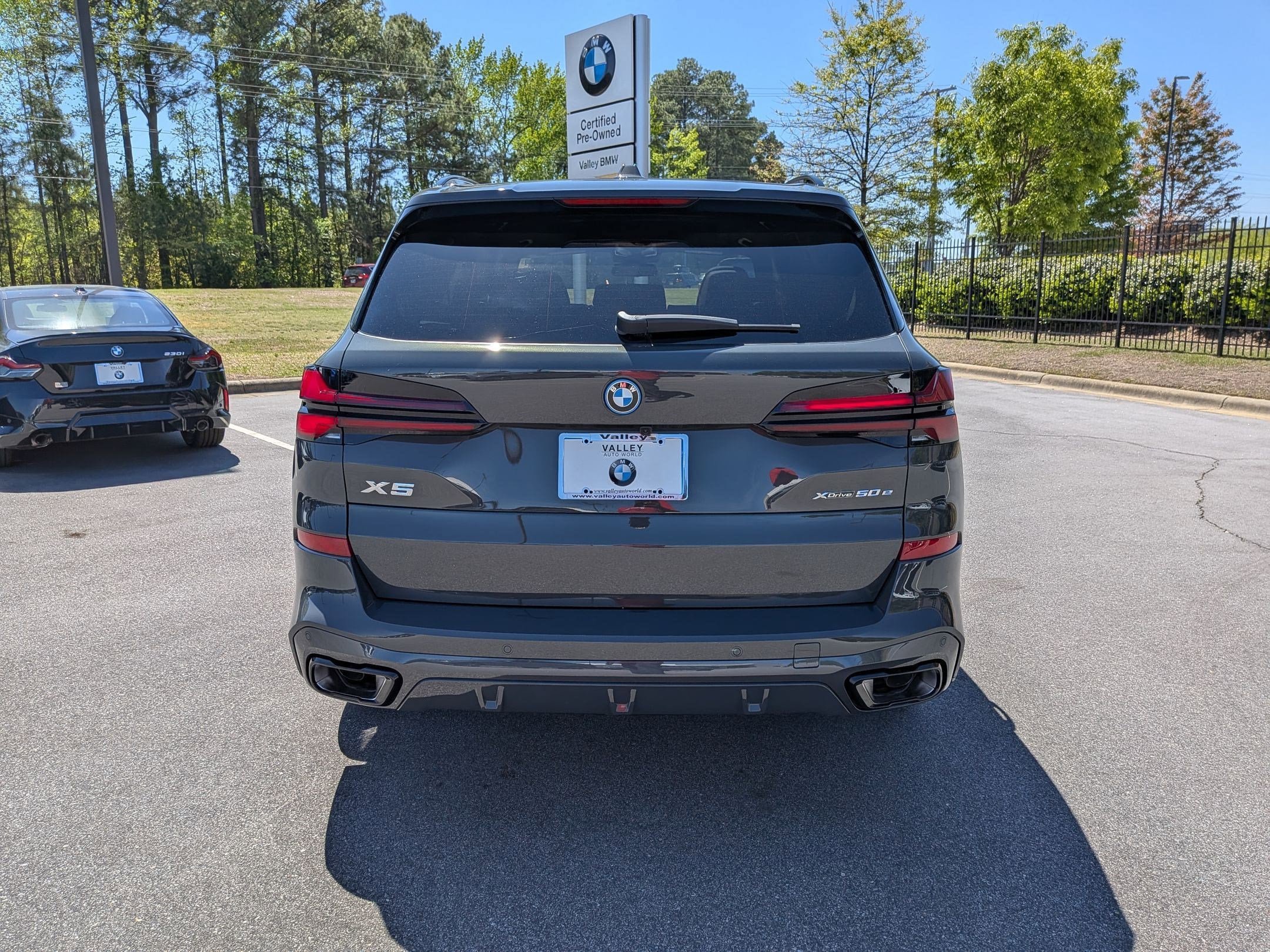 New 2026 BMW X5 xDrive50e w/ M Sport Package AWD/4WD image 4