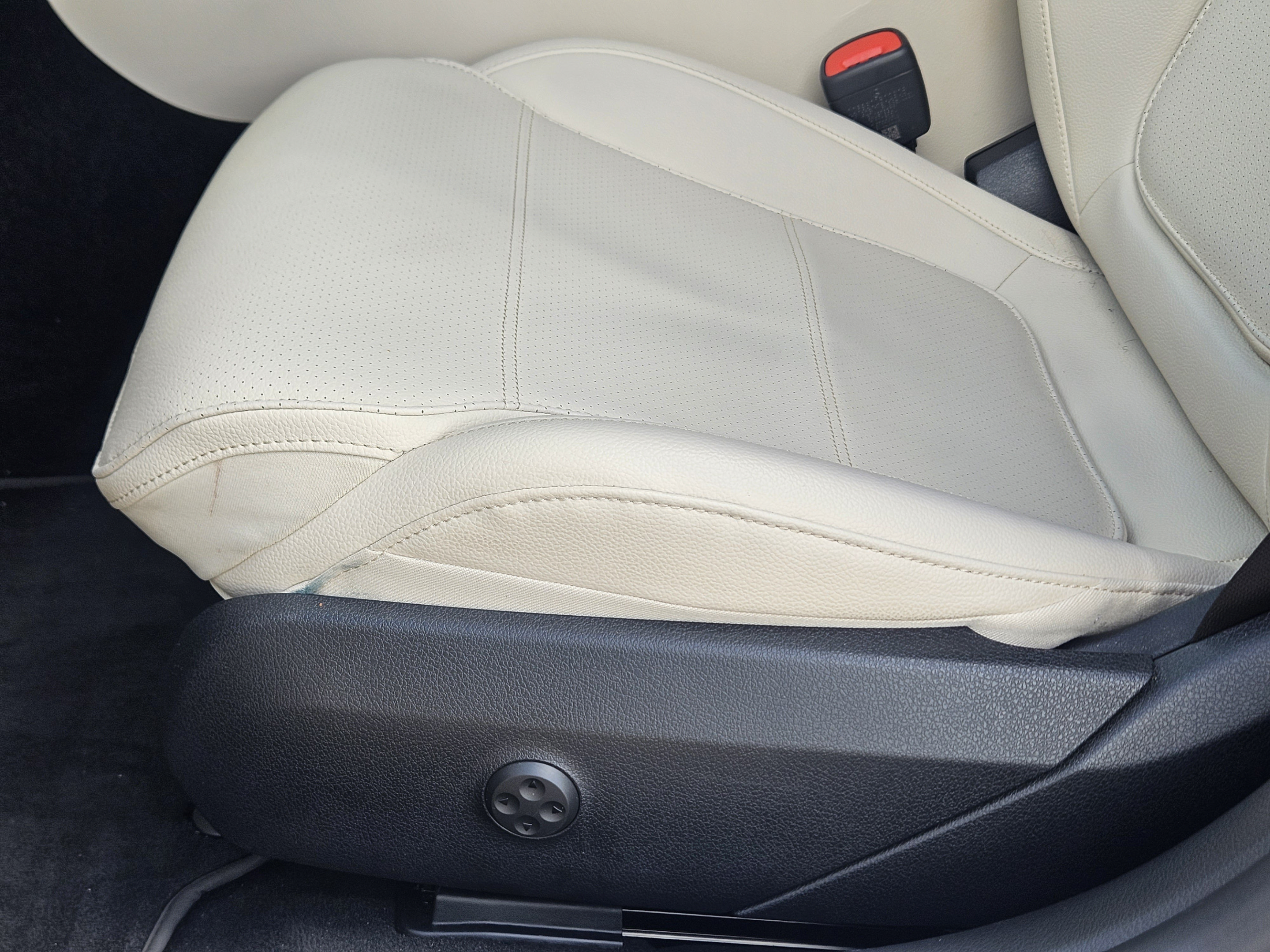 Used 2023 Mercedes-Benz C 300 4MATIC Sedan image 22