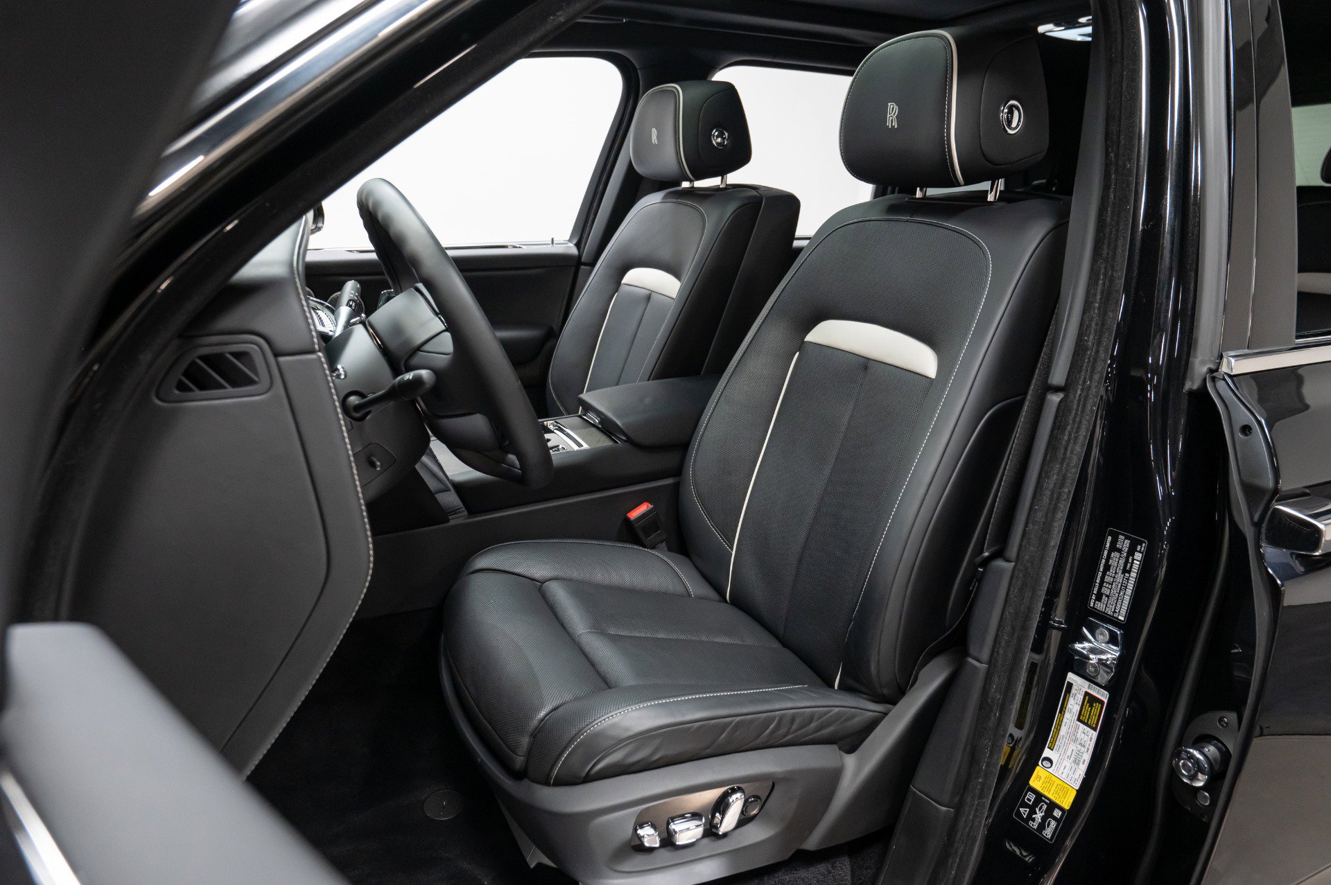 Used 2019 Rolls-Royce Cullinan image 6