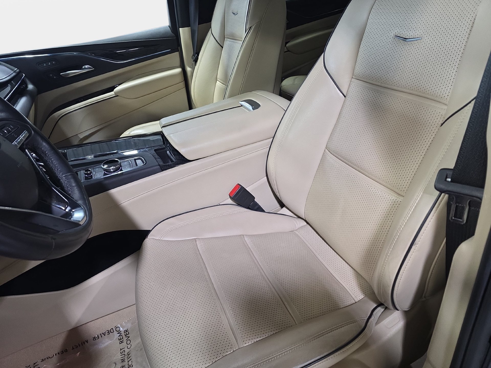 Used 2024 Cadillac Escalade Premium Luxury RWD image 15