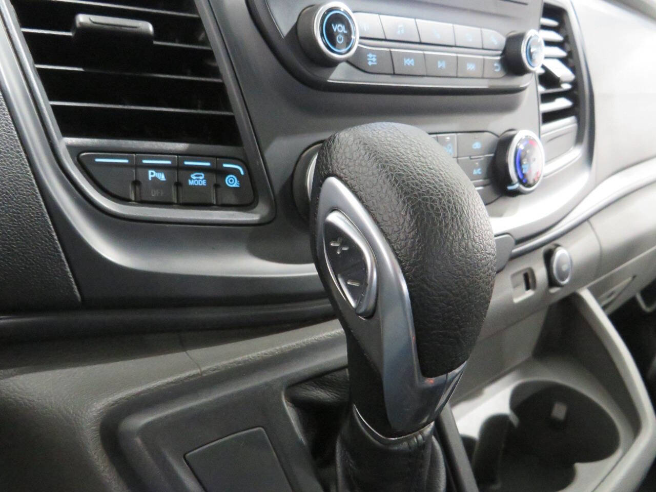 Used 2020 Ford Transit 250 Medium Roof w/ Load Area Protection Package image 22