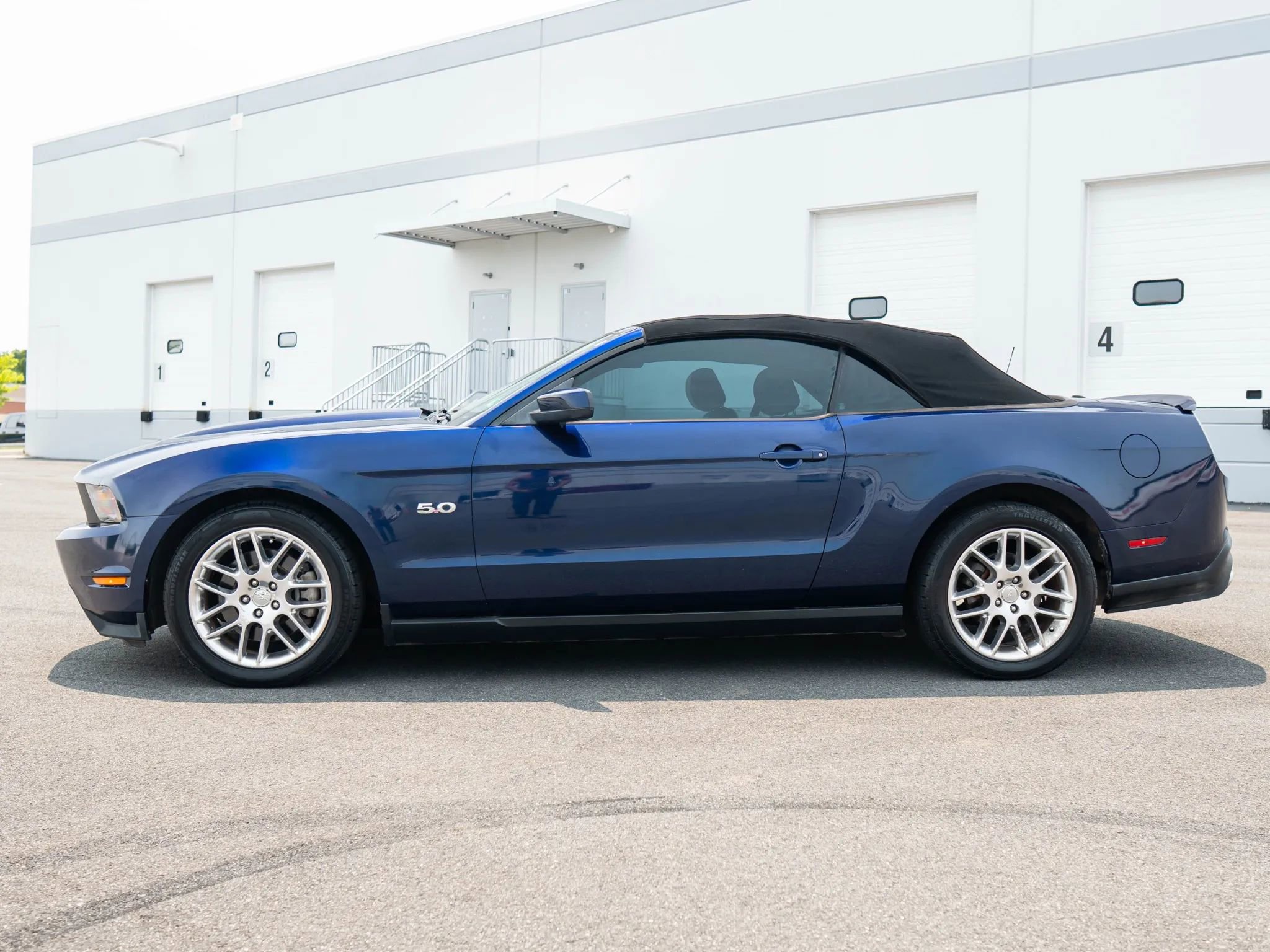 Used 2012 Ford Mustang GT Premium image 3