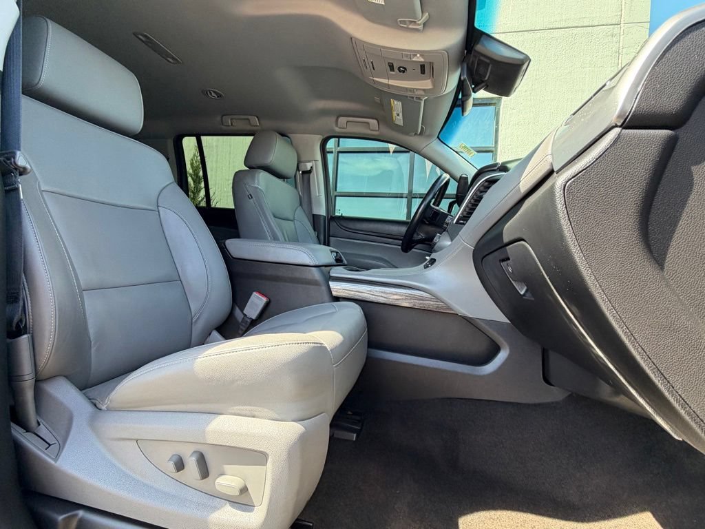 Used 2018 Chevrolet Suburban LT AWD/4WD image 19