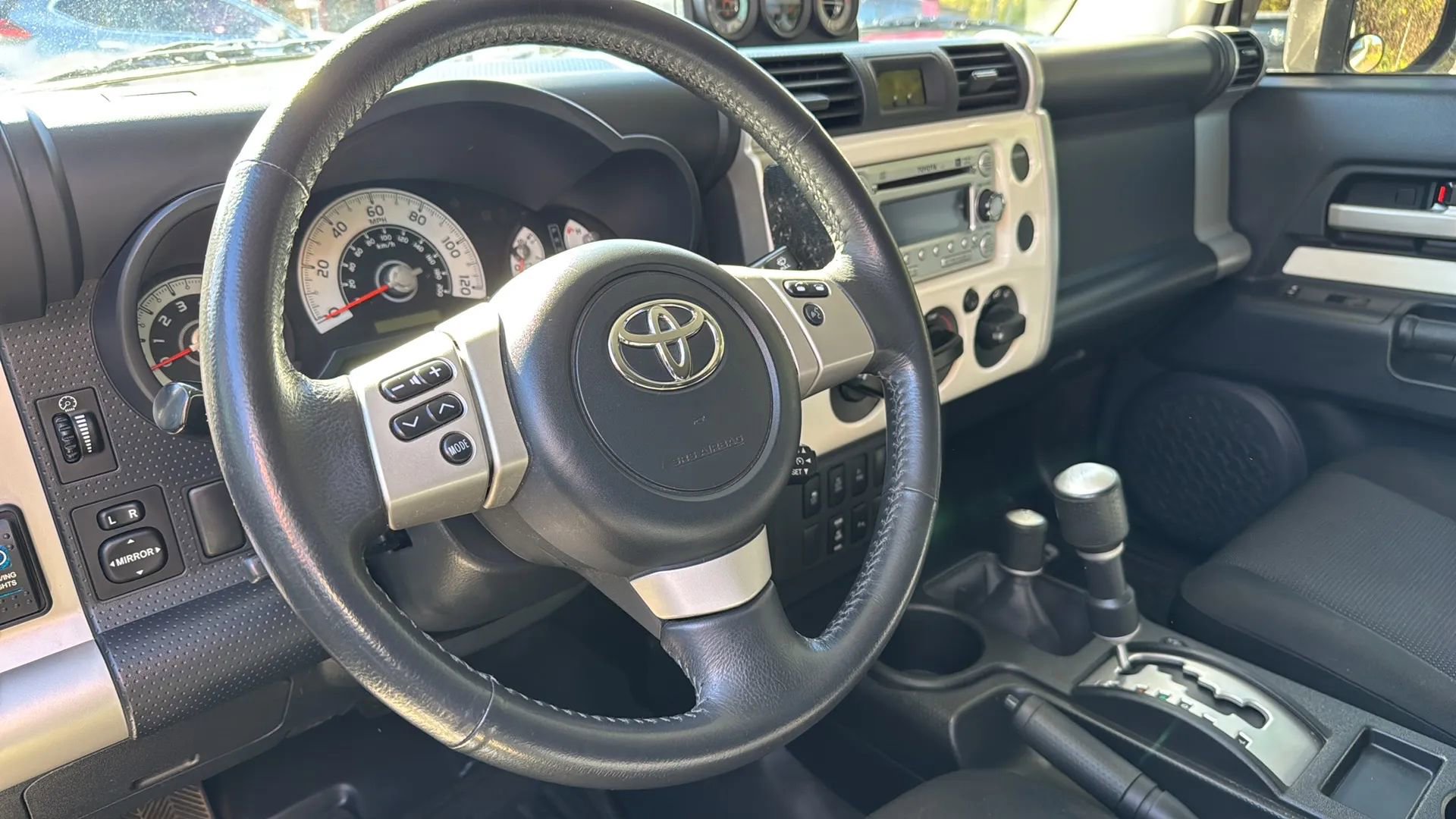 Used 2013 Toyota FJ Cruiser 4WD image 6