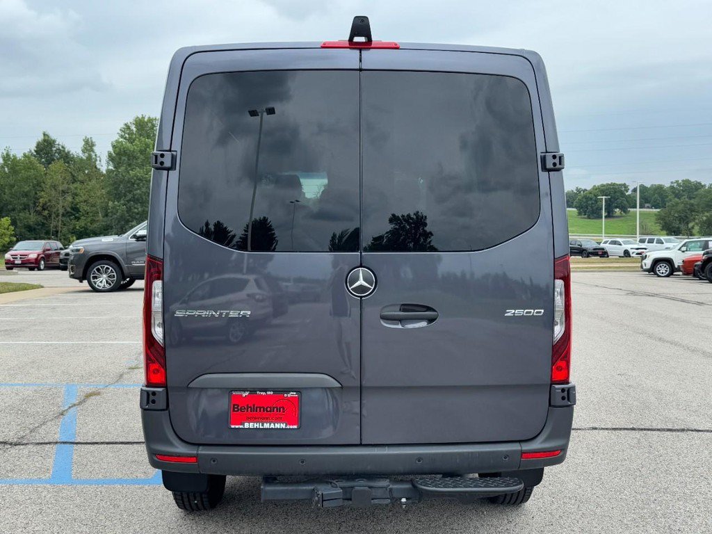 Used 2024 Mercedes-Benz Sprinter 2500 image 5