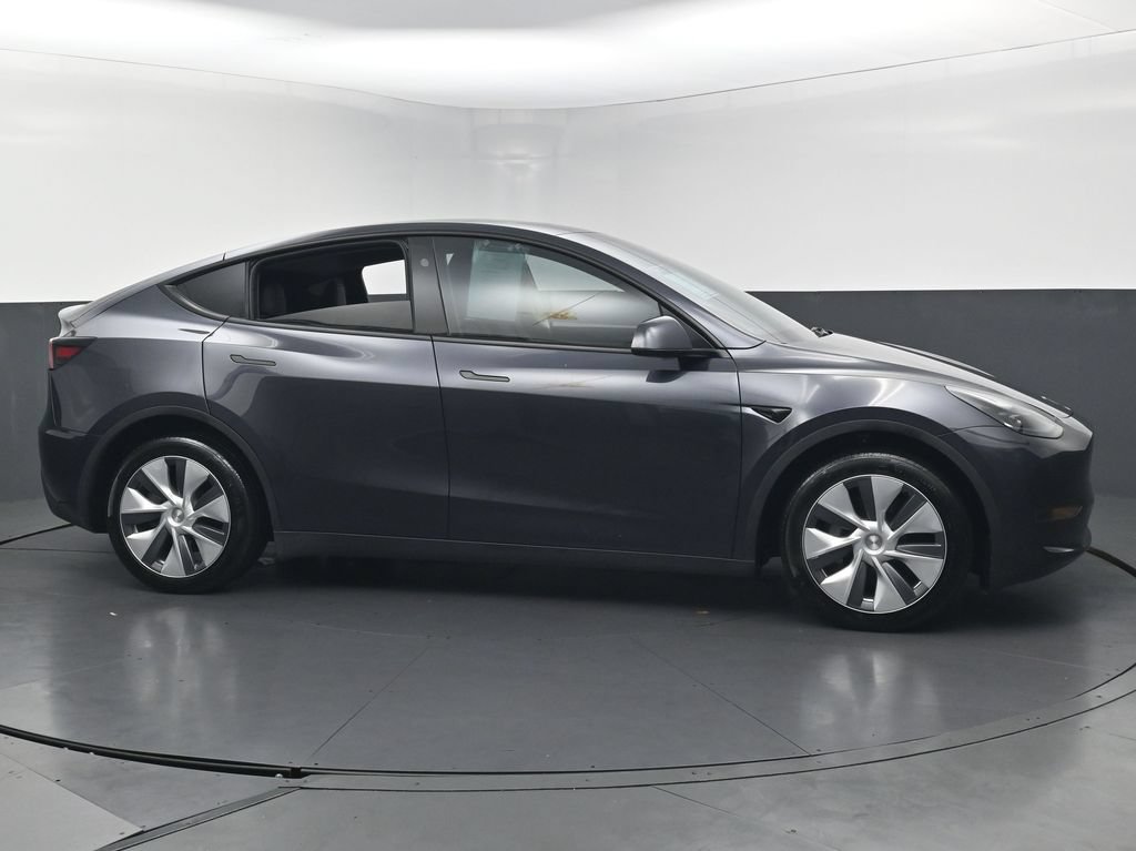 Used 2024 Tesla Model Y Long Range AWD/4WD image 47