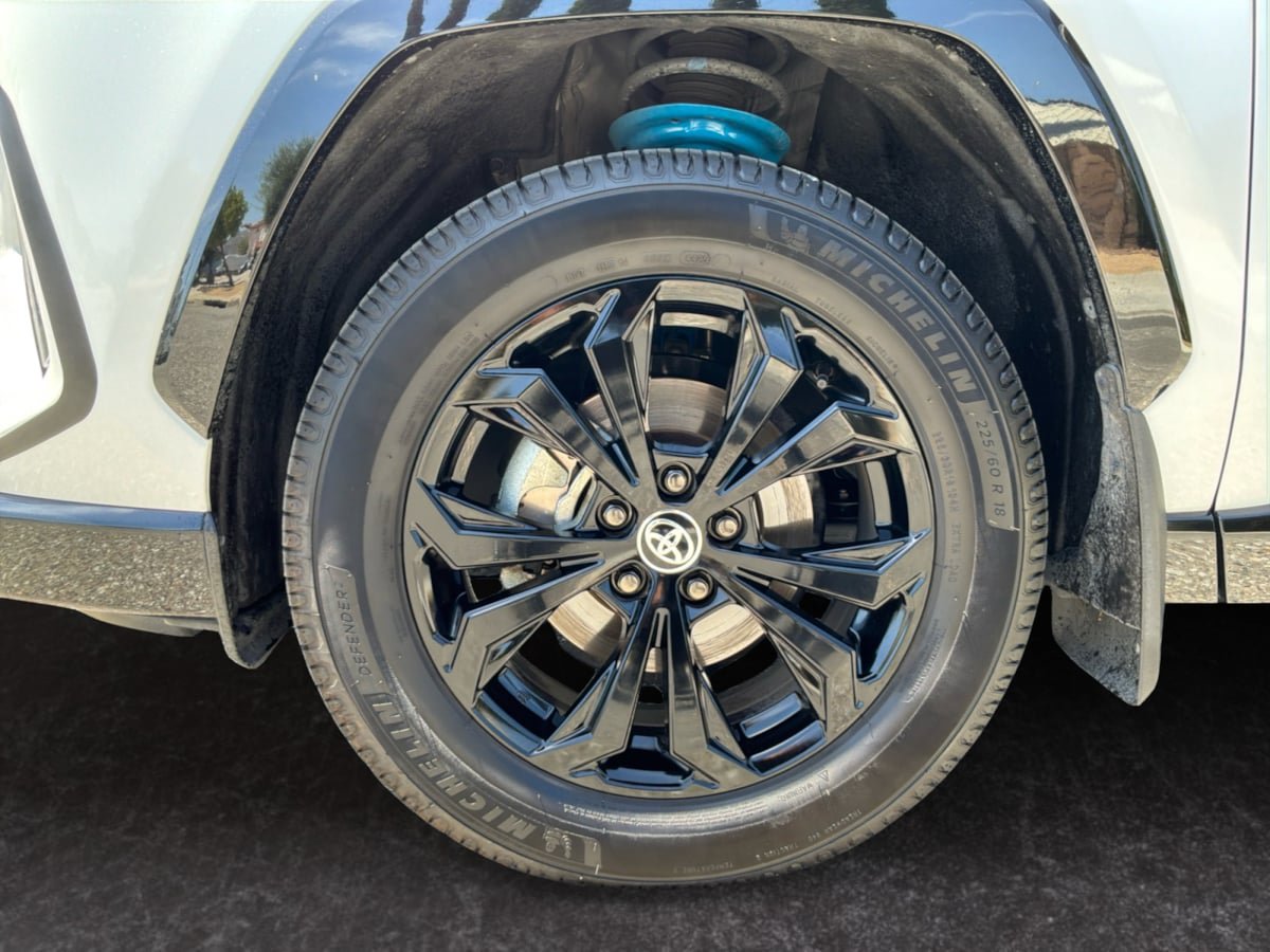Used 2023 Toyota RAV4 XSE AWD/4WD image 9
