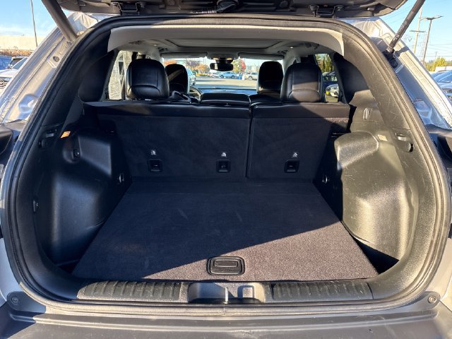 Used 2019 Jeep Cherokee Limited w/ Technology Group AWD/4WD image 12