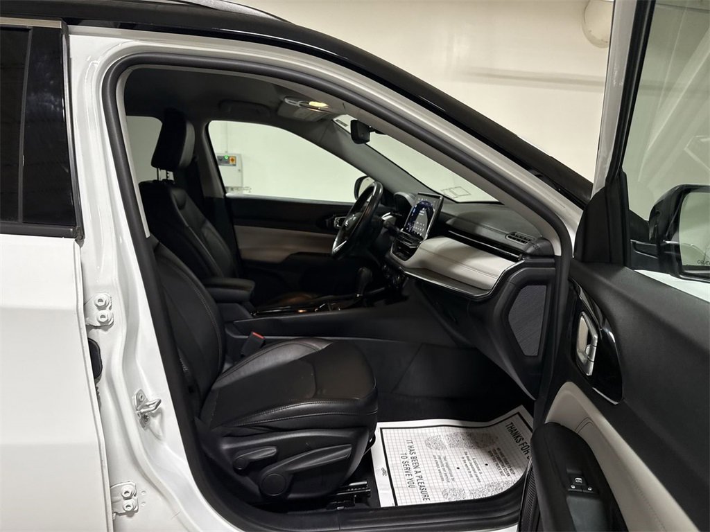 Used 2022 Jeep Compass Limited image 21