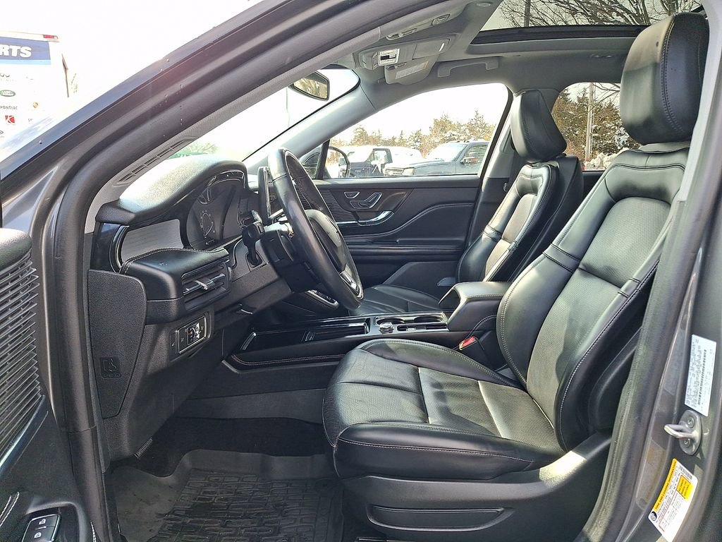 Used 2022 Lincoln Corsair AWD w/ Premium Package image 15